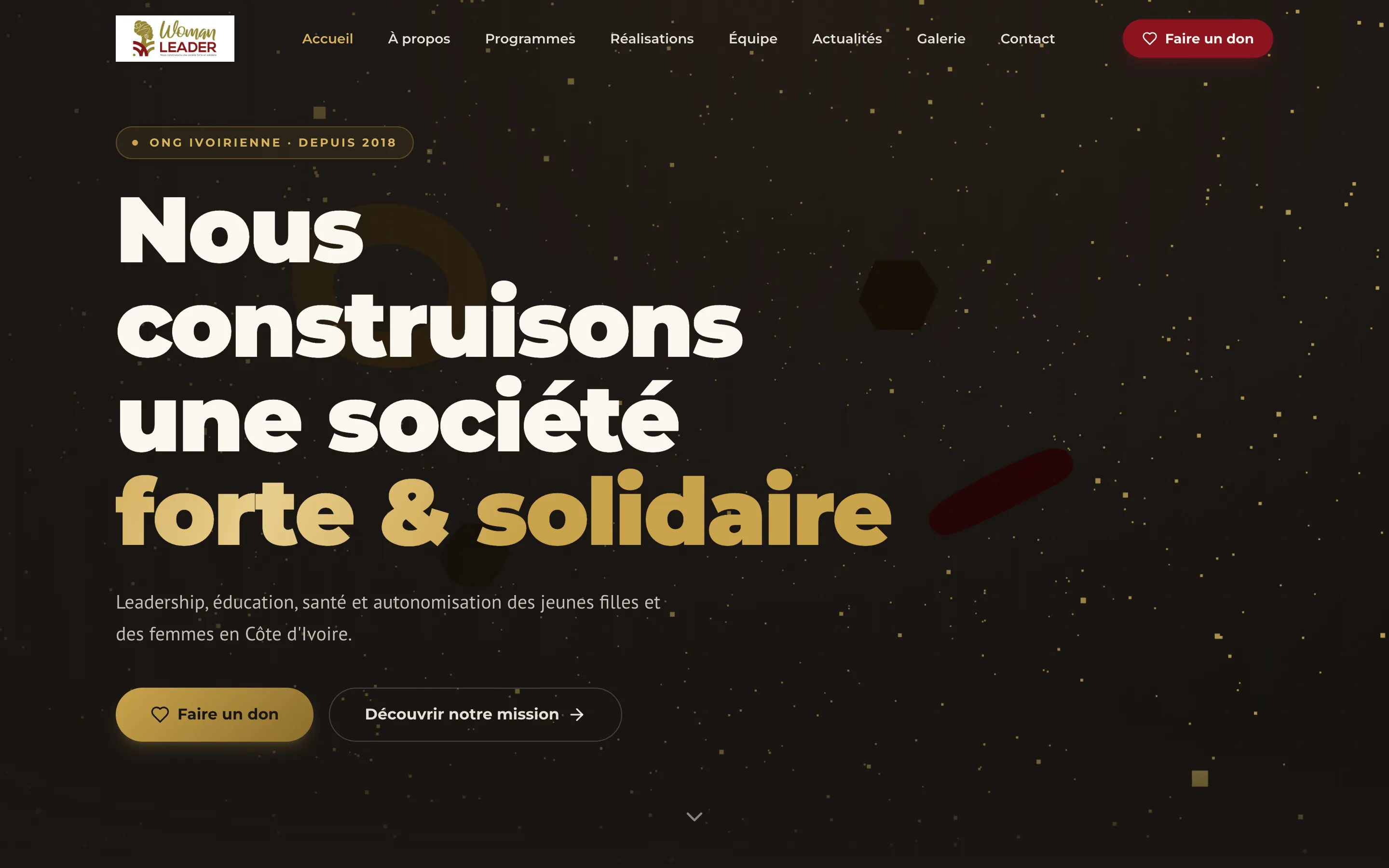 Accueil du site Woman Leader sur ordinateur : fond sombre, titre blanc et or, deux boutons